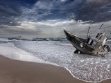 海岸旧船
