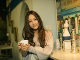 咖啡馆里的美女