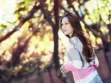 微笑在青春中如花绽放