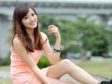 拥有甜美笑容的女孩