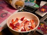 草莓酸奶
