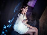 大眼睛美女