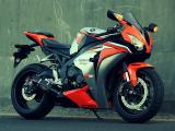 本田CBR1000RR Fireblade摩托