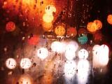 雨中的唯美霓虹